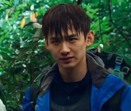 娱乐圈吃瓜白敬亭恋情,娱乐圈新恋情瓜，甜蜜互动引热议